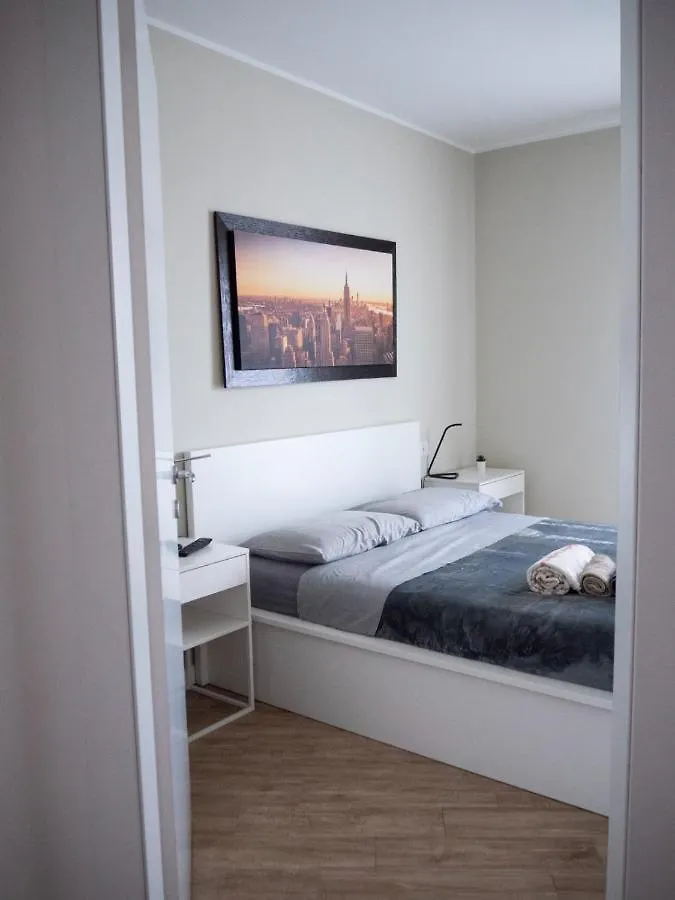 Skyline Milano Fiera Apartment